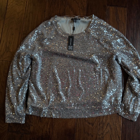 Cable and Gauge Glitter Shirt - Picture 2 of 6